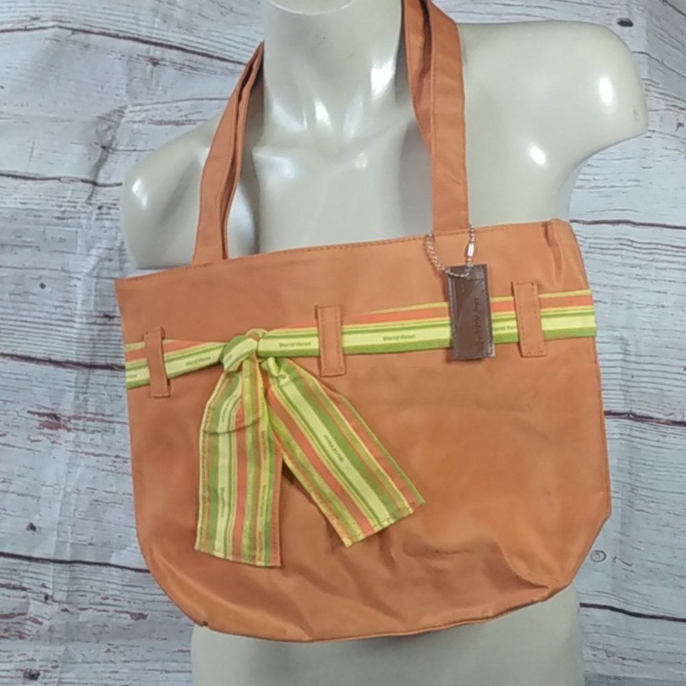 Bright shoulder bag